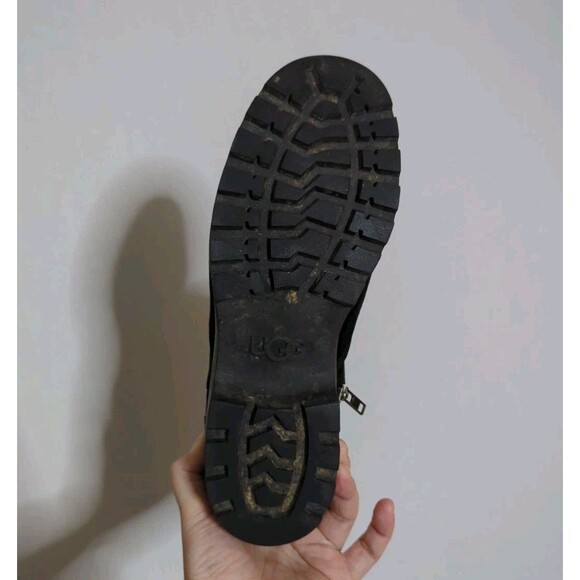 UGG Blayre II Boots Black Sz 8 Shearling Sheepskin Buckle Moto Warm Comfort EUC - Picture 11 of 12